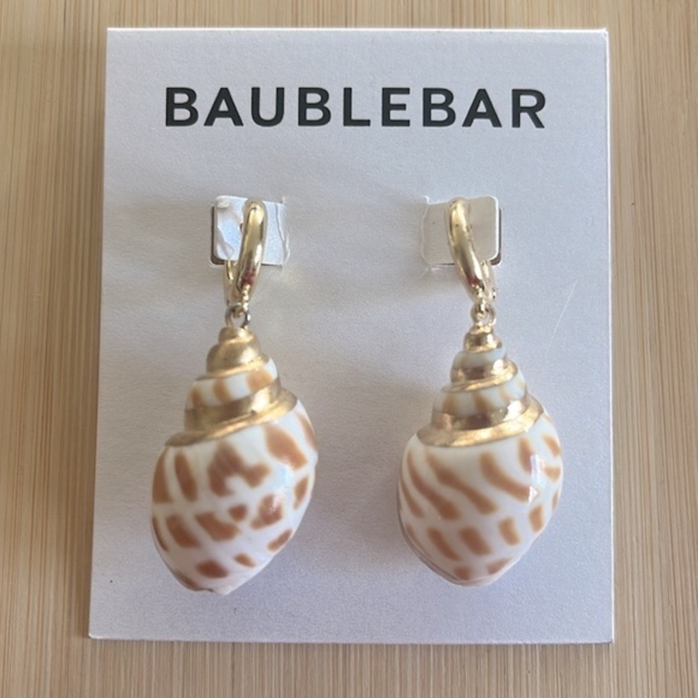 Brand New BaubleBar Gold Tone Conch Seashell Drop Earrings Beach Vacation Cruise - Picture 12 of 12